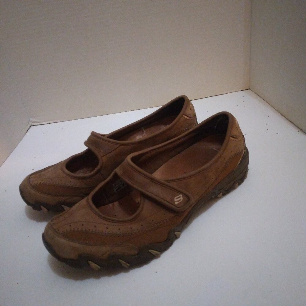 SKECHERS Mary Jane walking shoes size 9.5